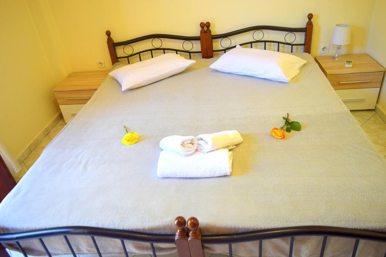 Dourios Ippos Apartments Frikes Zewnętrze zdjęcie