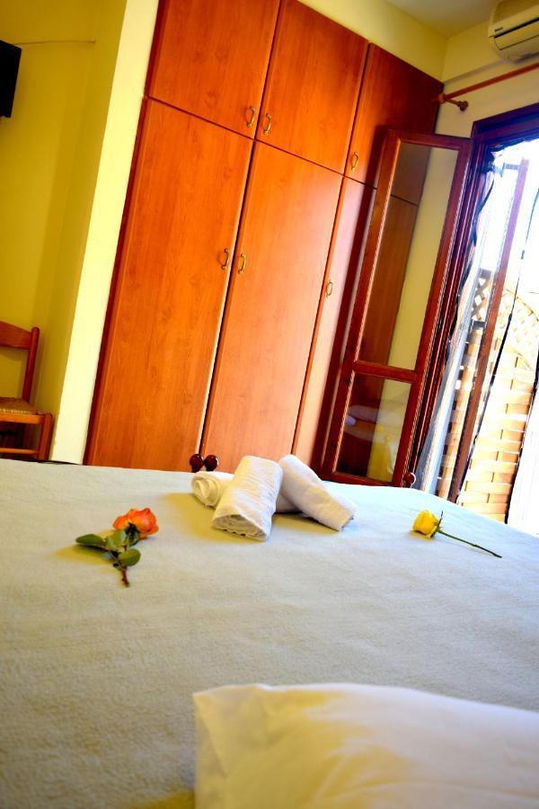 Dourios Ippos Apartments Frikes Zewnętrze zdjęcie