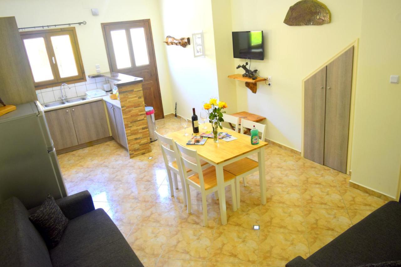 Dourios Ippos Apartments Frikes Zewnętrze zdjęcie